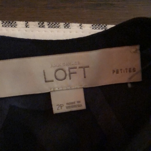 Ann Taylor Loft long sleeve floral dress. 2 Petite - Picture 13 of 13